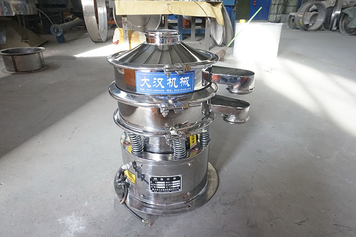 不銹鋼小型振動篩材質(zhì)使用不銹鋼與碳制造而成。